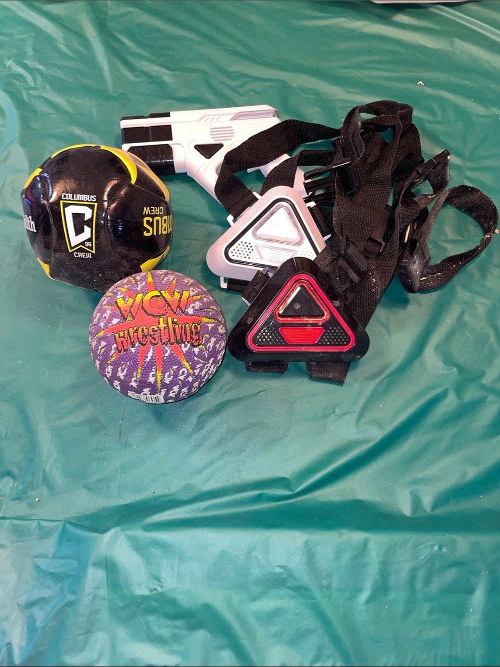 FAO Schwarz Tri-Button Sensor Set with Black Straps and play balls